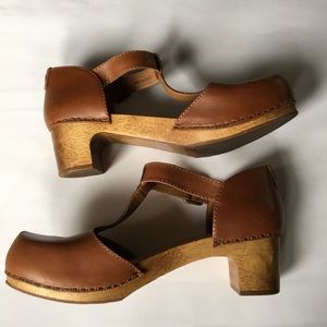 KDB Wooden Clogs